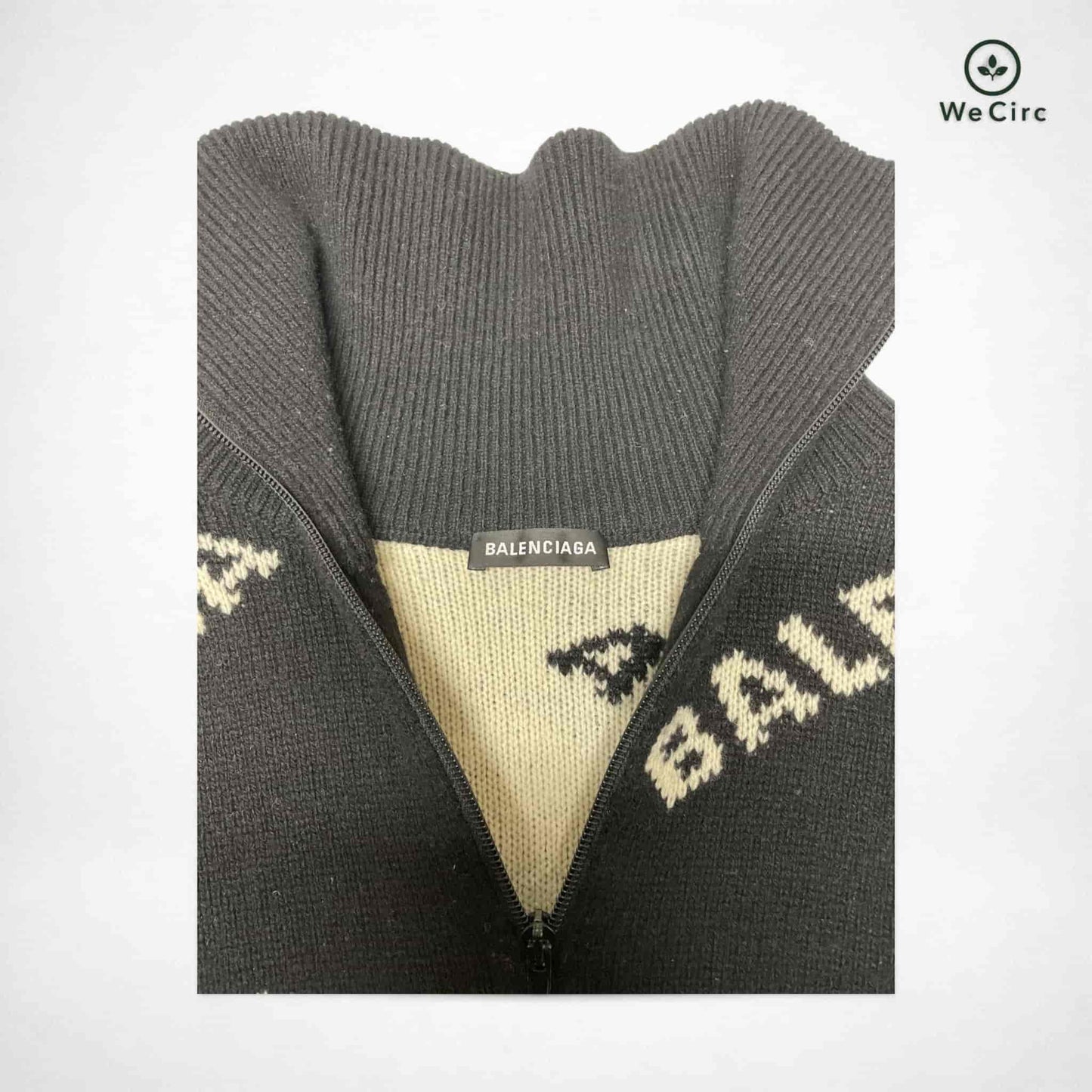 Allover Logo Half-Zip Sweater Schwarz L - Detailansicht